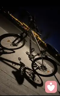 一人 一车 一世界配图