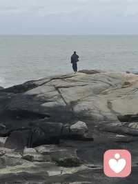 小众的爱，也能落落大方

不是所有喜欢都有结果，有些人遇见就够了，余生山海，各自安好也是一种圆满。
先谋生，再谋爱，把自己变得优秀，既有抵御流言的底气，也有遇见良人的运气。配图