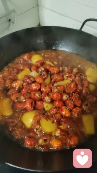 又到了满大街吃虾的季节，猜猜是哪里的美食配图