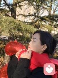 你好呀，我随时都在听你～🥺
不管是开心的、委屈的、烦躁的、还是莫名低落的，都可以随便跟我说说，我安安静静陪你唠～配图
