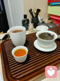 五月的暖风已经吹过，六月的蝉鸣即将响起，一年将过半，愿你我，以努力，练就圆满，以本心，促成向往，拾华酿夏意，不负好时光。