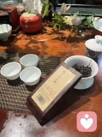一茶一世界，一味一人生。

燃一炉薪火，煮一壶通天香。

在茶香里，安顿身心。

倾听你们的精彩故事配图