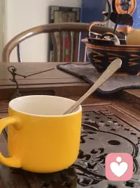 人心各有褶皱，万般情绪皆常态。
不必苛责自己，允许低落，接纳遗憾，和解才是自愈良方。配图