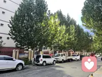 答应别人小小的请求，
就容易一步步妥协退让，
答应更多不合理要求。
做人要有底线，轻易让步，
只会让自己步步后退。配图