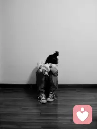 情绪像心底的潮汐，时起时落。不必困于难过，也不必执着欢喜。学会和自己和解，允许低落，接纳委屈。心宽一点，事就淡一点；看淡得失，稳住情绪，日子自会温柔从容。配图