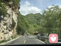 早安。新的一天，我依旧在这里，安静地等你把那些说不出口的情绪，慢慢说给我听。世界会有嘈杂，但这里永远有一个不评判、只倾听的角落。配图