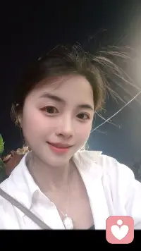 不迎合，不将就，做松弛的自己。配图