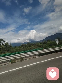 人人都想要自由，但人人都得不到自由，若还有执着与贪念，又该如何释怀去放手配图