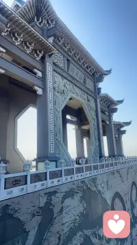 逢人不说人间事，便是人间无事人。
