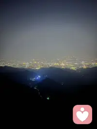 逢人不说人间事，便是人间无事人。