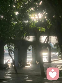 友情提示
如果你无法与这世间的恶和不公和解
那它就会吞噬你剩下的光阴和精力的
这样子
值得嘛配图