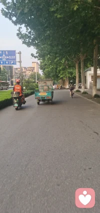 无法诉说的内心困惑，其实是陷入了黑夜，有这些迷茫，找个人说说话，哪怕只是为了诉说心情也会慢慢好起来！