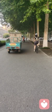 无法诉说的内心困惑，其实是陷入了黑夜，有这些迷茫，找个人说说话，哪怕只是为了诉说心情也会慢慢好起来！