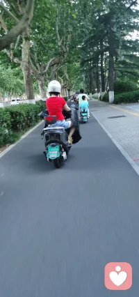 天高云淡，各走各路，每个人都在努力的行进，不要想太多，把握当下才是最好的选择！配图