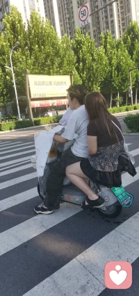 天高云淡，各走各路，每个人都在努力的行进，不要想太多，把握当下才是最好的选择！配图