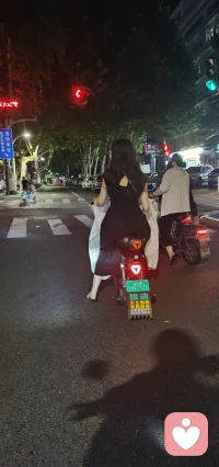 生活总是风轻云淡！各自走在各自的路上