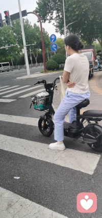 生活总是风轻云淡！各自走在各自的路上