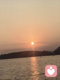 成年人的世界太多身不由己，把压抑已久的心事说出来，有人倾听，便是治愈。