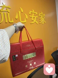 各位高考的家长和同学们：20260606上午，梳心驿站在珠海工作岗现场为大家送上祝福！愿所有付出都不被辜负，愿每一份努力都能收获圆满的回报。祝大家笔下生风、超常发挥，金榜题名，前程似锦！
