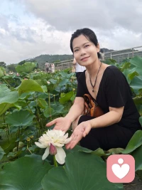 顶级的清醒就是住便宜的房子，开便宜的车，衣着朴素，多睡少吃，好好玩。人活到某个阶段，就会想清楚，庄子所说的那句话，独与天地，精神往来，热闹是别人的狂欢。而孤独是自己的自由。享受孤独，自由万岁。----曾仕强教授
