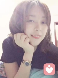 你以为你是脾气变差了，
其实你是太累了。
当一个人长期不被理解、不被回应，
连呼吸都会带着火气。
——
你不是变坏了，
你只是太久没有被好好接住了。配图