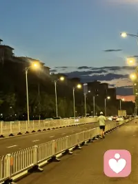 一束微光只能驱散一角阴霾；无数微光相汇，就能点亮整片星空！
守护如果能彼此接力，那它就可以托举无数人的希望！
让那个在困境里挣扎的他，抓住你伸出的手——“别怕，我们一直都在......”
你从来不是一个人在战斗！有我在永远是你最坚实的后盾......配图