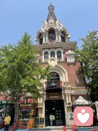 人类心灵深处的冲突永远无法完全解决，只能被暂时缓和。配图