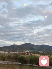 没有人能独立存在，我们总于父母、祖先相连、感受彼此的痛苦。与他们一起聊愈。
觉察自己来自祖先的习气，觉知他们，停止嗔恨，保持冷静和微笑。向挑衅的行为微笑。配图
