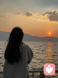 走过的都是岁月，路过的都是风景，愿自己永远心怀热爱，事来心应.事去心止.慢也好.步子小也好.只要是在往前走就好。配图
