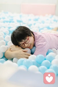 半生风雨半生难，吃过生活万般苦，懂你所有委屈与心酸，静心倾听，温柔陪伴配图
