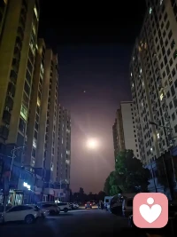 愿所有被倾听的心事都慢慢释怀，愿奔波的自己今夜卸下疲惫，沉沉睡去配图