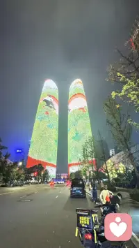 钱再多也活不到100岁，长得再漂亮也讨好不了阎王。人生就是一个过程，凡事要看开一些，遇到添堵的人就让一让，遇到添堵的事就放一放，没有必要和自己过不去，人生只来一趟，怎么开心怎么来