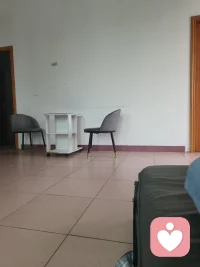 嘿嘿，让生活慢下来，好好体会独处与安静的时光。想起陶渊明”结庐在人境，而无车马喧。问君何能尔？心远地自偏。”