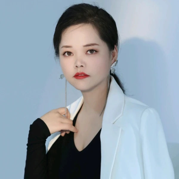 晶晶陪伴