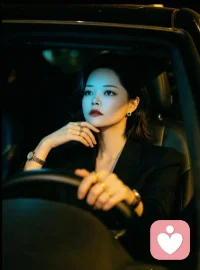 “时光走得匆匆，   很多事来不及细细思量，或
许，   这就是最好的安排。