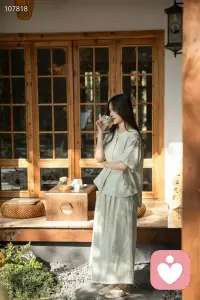 在阳光灿烂的日子里
连空气都充满了甜蜜的味道
让人忍不住微笑配图