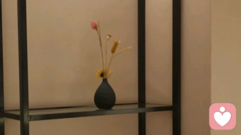 前阵子我跟我家那位闹了个不大不小的别扭，说出来挺丢人的，说到底就是钱闹的。我俩结婚快二十年，工资卡从来都是各管各的，房贷他还，家里生活费我出，孩子的学费老人的医