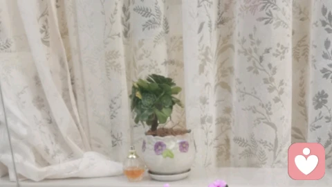 求爱最常见的“隐秘操作”,不是偷偷制造偶遇,也不是发仅一人可见的朋友圈,是手机里躺着好几个暧昧对象,嘴上却咬死了“我只在和你一个人接触”。