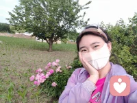 柔柔的春风拂过，如同烦恼忘却边际。心中无事，自然无事。配图