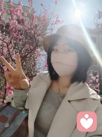 真正的真情是懂得排他的，在他的心里，他的心里只有你一个，他容不下任何，除了你。真正的牵挂是即使身在两方，不在一处，也能够依然为你守住那份纯真。顺随着时间的流逝，时间会给予你最好的回答，时间会回馈给你答案，他是否真的在爱你。配图
