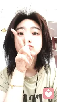 人的见解有千万种，我们无所谓，他人说什么我们要有自己的内心定力，有自己的定数，我是怎样的人，而他人口中又是怎样的人？只有面对无所谓的事情，保持着无所谓的态度，用无所谓的态度面临的一定是晴朗的晴天。最毒不过言语，最真不过真心。配图