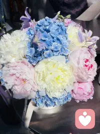 看到很棒的一句话：海压竹枝低复举，风吹山角晦还明。它的意思是乌云终将消散，黑暗终将过去，光明终会重现。人生在世没有事事如意，能屈能伸黑暗后自有万丈光芒在等你。
人生没有白走的路，每一步都算数，所有的经历都可以化作成长，生活从来都是泥沙俱下，鲜花与荆棘并存，我们带着诚意满满来，快也好慢也罢，只要往前走就好。
每个人都有自己的节奏，所以，不必因为他人而打乱或者否定自己，也不必因为现阶段的茫然就放弃向前的可能。配图