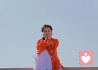 由灭中见不灭
悲伤中见欢喜
残暴中见人性
丑恶中见至美
无明 遮蔽了人们的视线
我们拨开这样的幻相
那一切苦 一切忧 自然息止！配图