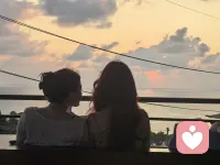 我其实已经很厉害了，一路跌跌撞撞，全靠自己撑过来。那些独自熬过来的苦，都在慢慢成就现在的我。往后好好爱自己，愿往后平安顺遂，日子皆甜。