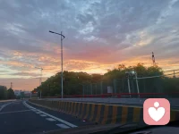 别怕丢脸，别怕犯错。

大大方方去丢脸，兴致勃勃去失败，坦坦荡荡再重来——人生就是用来体验的。机会来了，别总觉得自己不行。成长最快的路，就是硬着头皮上。你所有恐惧里，都藏着翻身的机会。
2026—2030，重启人生的第一个五年规划。不躺平，不内耗，不摆烂。稳根基，修内核，强底气。以经济建设为核心，发展自己的生产力，像建设新中国一样，建设你自己。
怕什么，就去试什么。五年后，你会感谢今天敢上牌桌的自己。配图