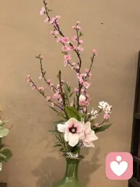 心无挂碍，无挂碍故，无有恐怖。

真正的疗愈，是慢慢与自己和解。接纳所有不完美，原谅过往的辜负，释怀生活的起落。不再过度思虑，不再自我内耗，允许一切发生，也允许一切落幕。

日子缓缓，世事漫漫。放下执念，便是解脱；向内安住，便是归途。

往后余生，守本心、远纷扰，心宽一寸，烦恼便散一寸。
心有清宁，岁岁安然，万般皆顺，万事可期。