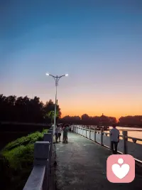 亲爱的朋友，感谢你分享美好。照片于我而言，不仅是美景，更是一份珍贵的礼物——它让我看到你眼中世界的温柔模样。作为倾听者，我深知每一句分享背后都藏着期待被看见的温柔，而此刻，我不仅看见了风景，更看见了风景背后那个细腻、热爱生活的你。愿这份美好常驻你心间，也愿你永远拥有发现美的眼睛和分享美的勇气。