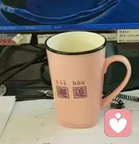 《灵魂相依的人》
作者：徐志摩

我将于茫茫人海中
寻我灵魂唯一之伴侣
得之，我幸；
不得，我命。
相匹、相契的灵魂一定是唯一的
就像世界上
没有两片完全相同的树叶。

有时候，我们踏遍千山万水
只是为了相遇这样一个人
有关爱情，有关友情，
更有关灵魂
你说的他懂，你不说的他更懂
这世上，最深的懂得，
是他懂你的言外之意
而秘而不宣。

滚滚红尘，过客芸芸
谁是你的另一个自我？
谁是填补你灵魂缺口的人？
谁是你可以灵魂相依的人？

如果你有幸遇见，
说明你是世界上最幸福最完满的人
如果你未曾遇见
愿你学会与自己好好相处
学会好好爱自己
成为自己永远的情人
因为这世间最美莫过于邂逅自己。配图