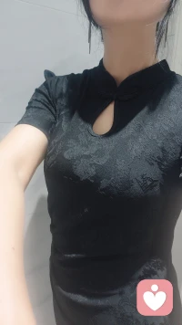 今天达沃斯限号，不用上班，出门买买买好开心配图