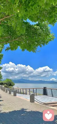 一个人能稳定住情绪，靠的是通透的认知，成熟的心性，是修来的智慧。
首先遇事不生气，生气是身体不舒服的根源。第二是遇事不着急，着急则欲速不达。第三是不焦虑，焦虑是对未来恐惧担忧，身边的人和事掌控不了。第四是不要熬夜，熬夜会使身体各种抵抗力下降。第五不贪吃，不暴饮暴食，病从口入。第六不操太多心，不逞强。第七不要想太多，内耗太大。第八遇事不较真。
